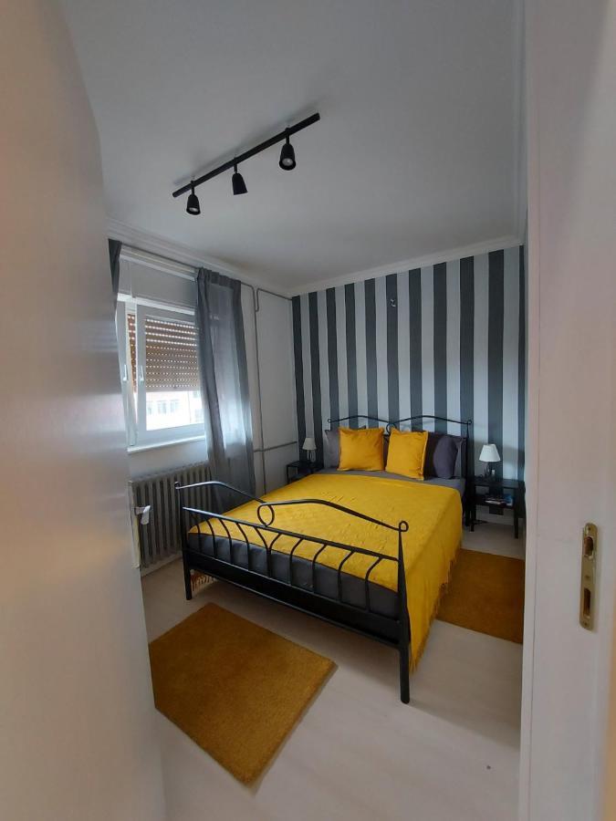 Center Danube Street Apartment Novi Sad Luaran gambar